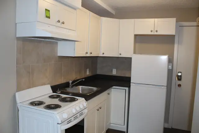 Oliver Apartment For Rent | Kane Apartments in Long Term Rentals in Edmonton - Image 6