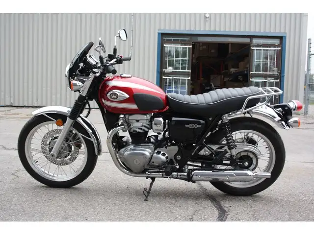 2022 Kawasaki W800 CLASSIC MEETS NEW AGE in Street, Cruisers & Choppers in Guelph - Image 3