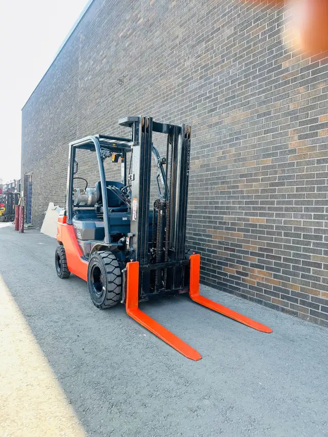  2022 Toyota 5000lbs cap Outdoor Forklift 3 stage w Side-Shift in Heavy Equipment in Mississauga / Peel Region - Image 6