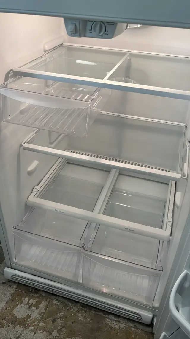 Frigidaire Refrigerator- 30” Wide 30 Days Warranty-Tested in Refrigerators in Kitchener / Waterloo - Image 5