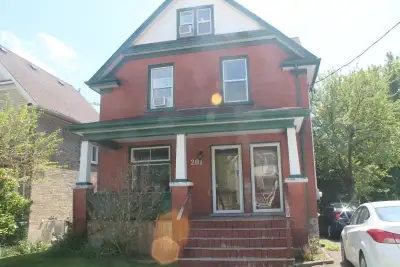 Clean, Bright and Spacious 1 bedroom with shared accommodation. Very quiet. Close to amenities, walk...