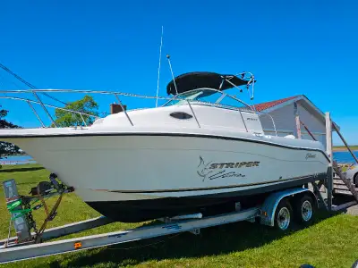 2003 Seaswirl Striper Walkaround Cuddy Deep Vee 8.6 beam equipped with a factory Envinrude Etech 200...