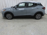 One owner 2024 Nissan Kicks SV comes equipped with blind spot warning, intelligent cruise control, a... (image 5)