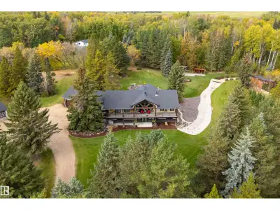 Your search for the ultimate acreage is over, once you view this exquisite Custom Built 1584 sq ft B...