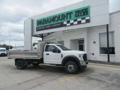 V8 GAS ENGINE, AUTO TRANS, A/C, AM/FM STEREO WITH BLUETOOTH, TILT STEERING, CRUISE CONTROL, 40/20/40...