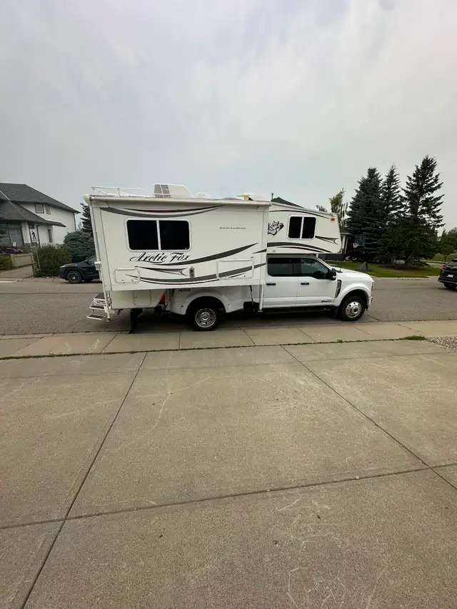 F450  Ford Truck and Arctic Fox Camper