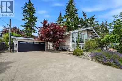 Welcome to 654 Hawthorne Rise a beautifully renovated 4-bed, 3-bath Mid-Century Modern home in the h...