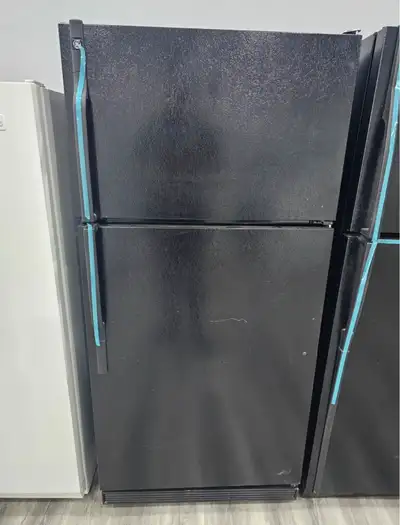 Fully working clean condition washer dryer Top of the line brand Nothing broken or missing pieces Ca...