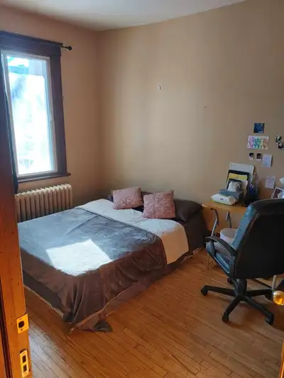 650$ / mois, incluant chauffage, eau chaude, électricité, internet haute-vitesse Une présentation es...