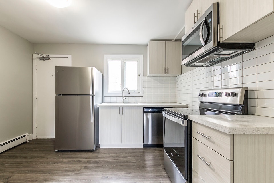 2 Bed,  1 Bath in KITCHENER Immediate move-in available 4