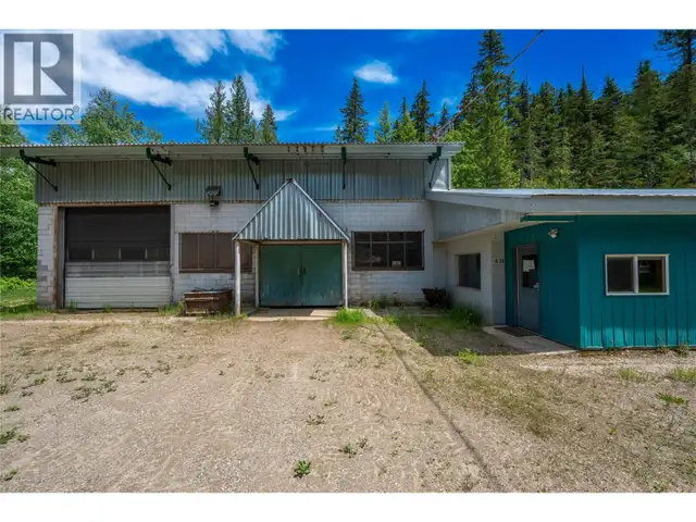 1636 23 Hwy Highway S Revelstoke, British Columbia in Commercial & Office Space for Sale in Revelstoke - Image 3