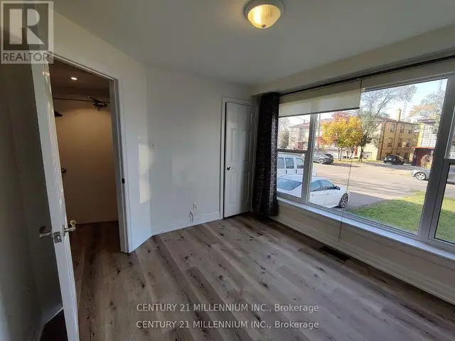 MAIN - 59 GARTHDALE COURT Toronto (Bathurst Manor), Ontario in Long Term Rentals in City of Toronto - Image 8