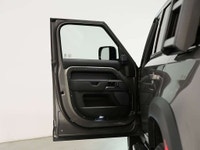 This 2023 Land Rover Defender 110 X P400 is a local Ontario vehicle, blending legendary off-road cap... (image 7)