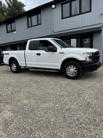 ... Engine: V6 Cylinder Engine 3.5L L/100Km City: 13.9 L/100Km Hwy: 10.5