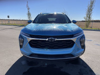AMVIC Licensed Dealer The 2025 Chevrolet Trax LT in Marina Blue Metallic is a stylish and efficient... (image 1)