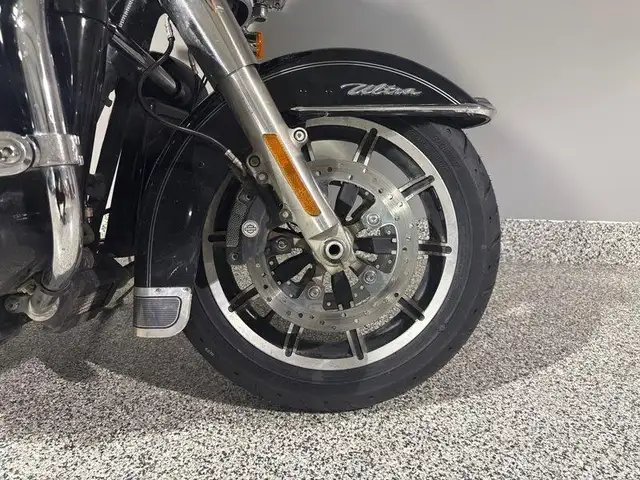 2015 Harley-Davidson FLHTCUL - Electra Glide Ultra Classic Low in Sport Touring in Edmonton - Image 6