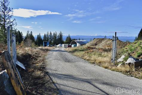 Homes for Sale in Roberts Creek, British Columbia $1,299,000 in Houses for Sale in Sunshine Coast - Image 2