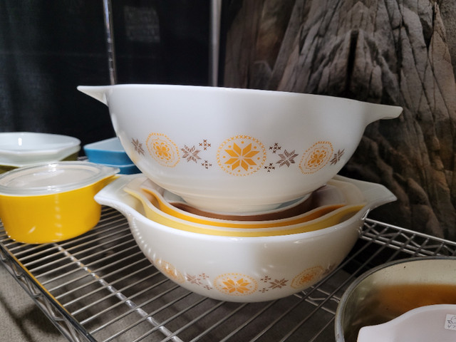 Vintage pyrex. Glasbake. Fireking. Collectable antique glassware in Kitchen & Dining Wares in Mississauga / Peel Region - Image 4