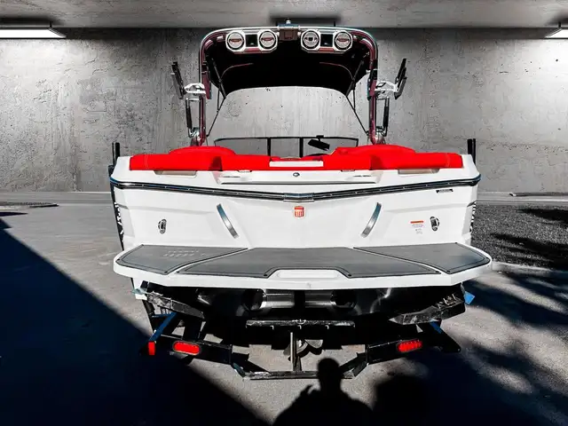 2019 Mastercraft XT 23 in Powerboats & Motorboats in Laval / North Shore - Image 8