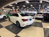 SEDAN ........ AMG PACKAGE ......... AWD .......... LEATHER INT. ........ PANORAMIC ROOF ....... CRU... (image 4)