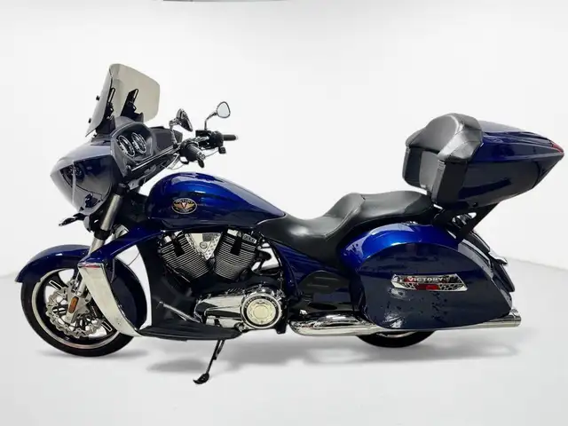 2011 Victory Motorcycles Cross Country **MATCHING TOUR PACK** ** in Sport Touring in Markham / York Region - Image 3