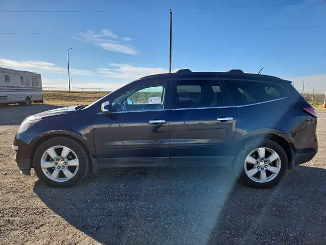 2016 Chevrolet Traverse in Cars & Trucks in Calgary - Image 3