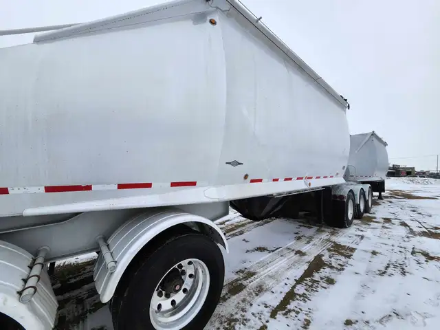 2002 Beall Super B-Train Hopper/Grain/Tri-Tri axles in Heavy Equipment in Barrie - Image 36
