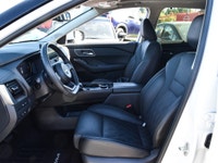 Low Mileage, HUD, Bose Premium Audio, Leather Seats, Navigation, 360 Camera! Thrilling power when yo... (image 9)