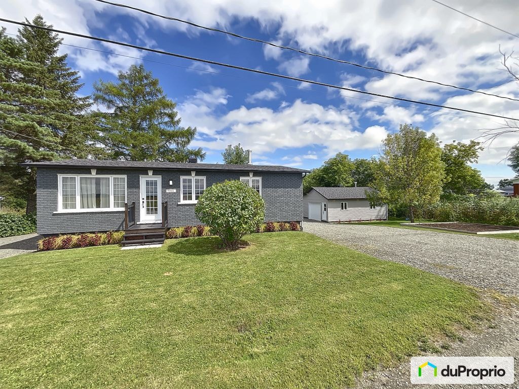 $545,000 - Bungalow for sale in Louiseville — photo 1