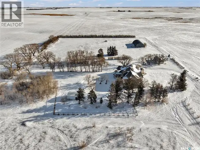 Lazy S Acreage Montrose Rm No. 315, Saskatchewan in Houses for Sale in Saskatoon - Image 5