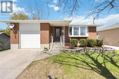 654 Charlesworth DRIVE Sarnia, Ontario