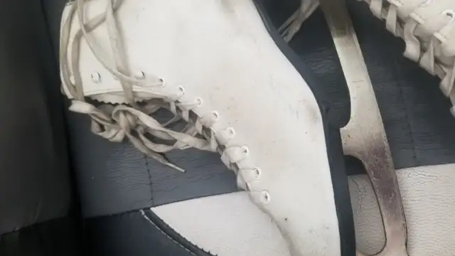 Dominion Canada Ladies Figure Ice Skates Size 7.5 or 8 Womens in Skates & Blades in City of Toronto - Image 8