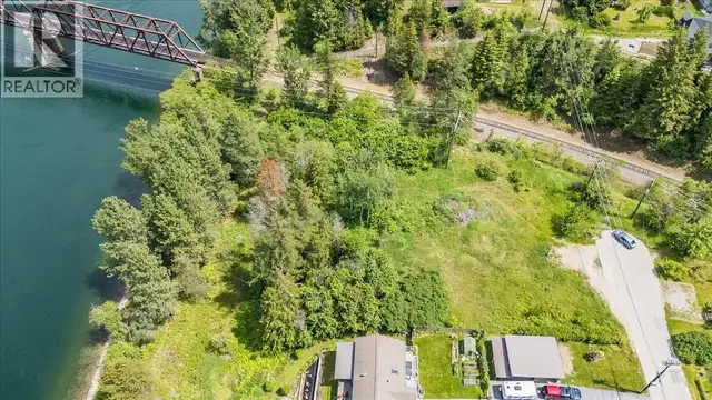 1101 1st Street Lot# Lot A Castlegar, British Columbia in Land for Sale in Nelson - Image 14