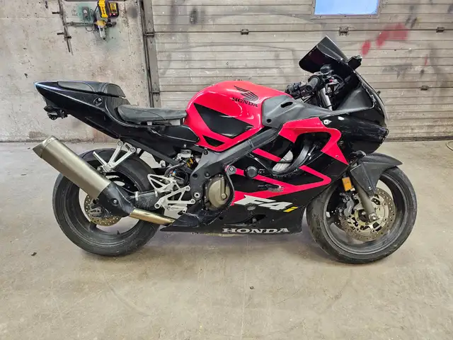 2002 Honda cbr 600 f4i motorcycle fix and save or Parts Bike in Motorcycle Parts & Accessories in Winnipeg - Image 3