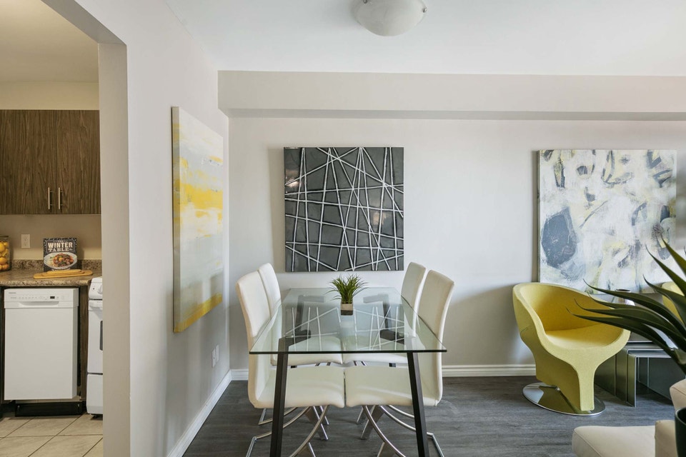 Spacious & Bright One Bedroom Apartment on Riverside 5