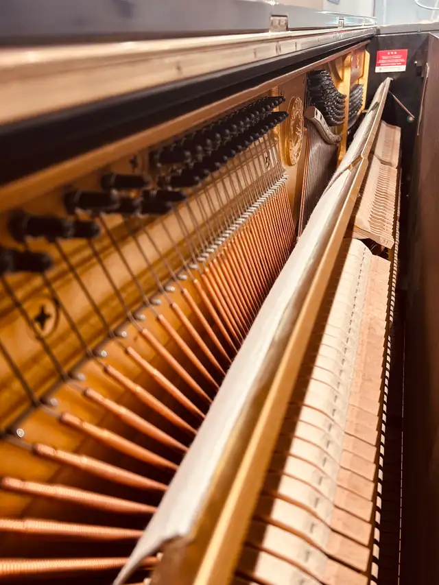 PIANO YAMAHA U1A (1985) in Pianos & Keyboards in City of Montréal - Image 3