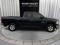 TRAILER SWAY CONTROL, OIL PRESSURE GAUGE, REAR STEP BUMPER, TRACTION CONTROL, AIR CONDITIONING, POWE... (image 1)