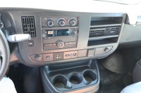 2025 GMC Savana 10 KM / CAMION NEUF / 2025 GMC SAVANA 3500 CUBE 14 PIEDS + DECK AVANT / ROUE SIMPLE... (image 7)