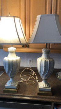 LAMPS. PAIR OF TABLE LAMPS. HEAVE CERAMIC WITH GOLD LEAF ETCHING