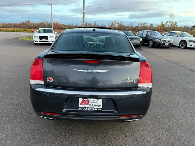 2017 Chrysler 300C64269655603075124