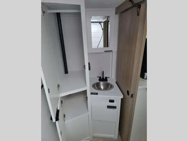 2026 Winnebago Micro Minnie 2108TB in Travel Trailers & Campers in Penticton - Image 15