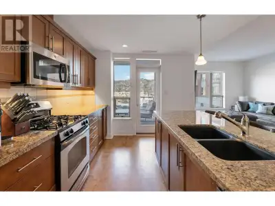 Why Centuria? Because it has it all! Location, lifestyle, and luxury! Welcome to your elevated urban...