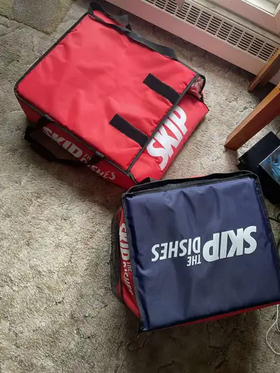 Effectively new shape . Catering bag comes with its divider Firm price