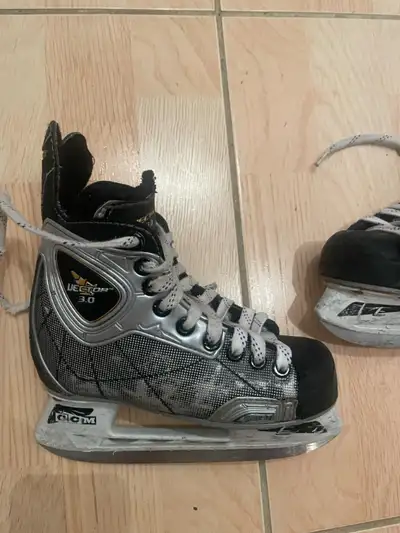 Used CCM Vector 3.0 Skates Junior Size 13, View more