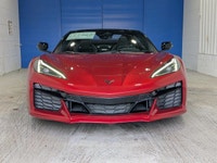 E-Ray - 6.2L v8 - 0 to 60 in 2.5 seconds - Carbon Cermaic Brakes - 14 Speaker Bose Performance Sound... (image 5)