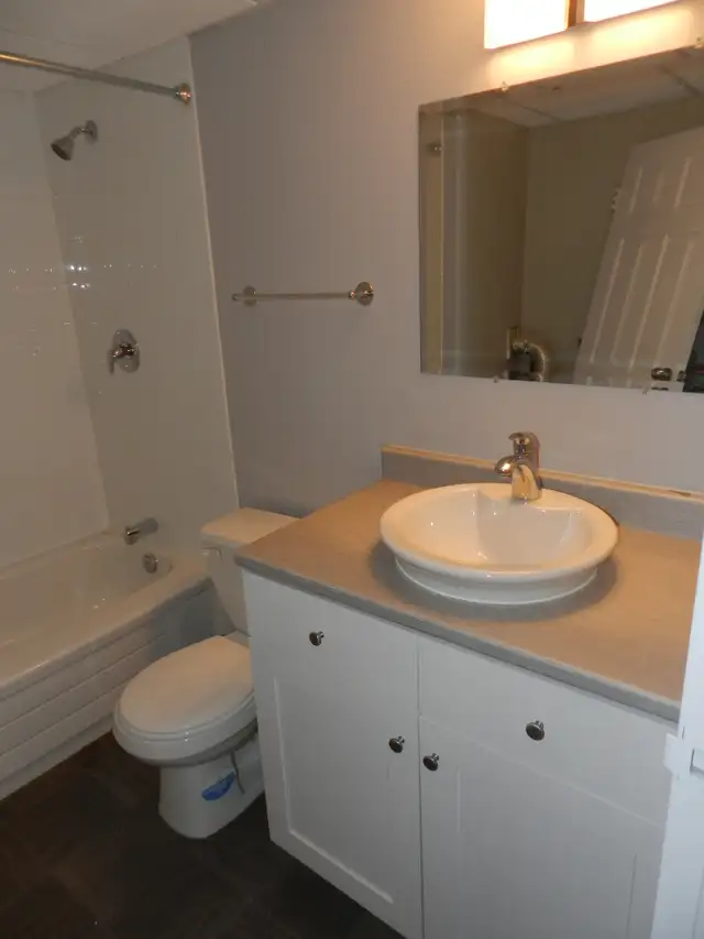SPACIOUS TWO BEDROOM TWO BATHROOM APARTMENT AVAILABLE- DOWNTOWN  in Long Term Rentals in Dartmouth - Image 13