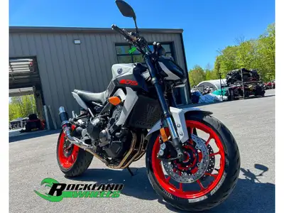 2019 Yamaha MT-09 The 2019 Yamaha MT-09 is a lightweight, high-performance naked sport motorcycle kn...