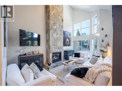 Walk in and you immediately feel it. This is a home that´s been cared for, upgraded, and enjoyed. Va...