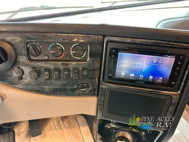 2019 Thor Motor Coach Tuscany 45MX only 020,049 Miles in RVs & Motorhomes in Moncton - Image 62