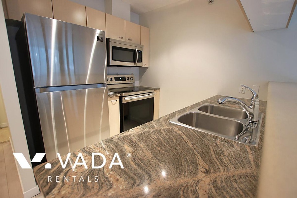 The Lions 1 BR APT Rental 401-1331 Alberni St Vancouver: VADA 3